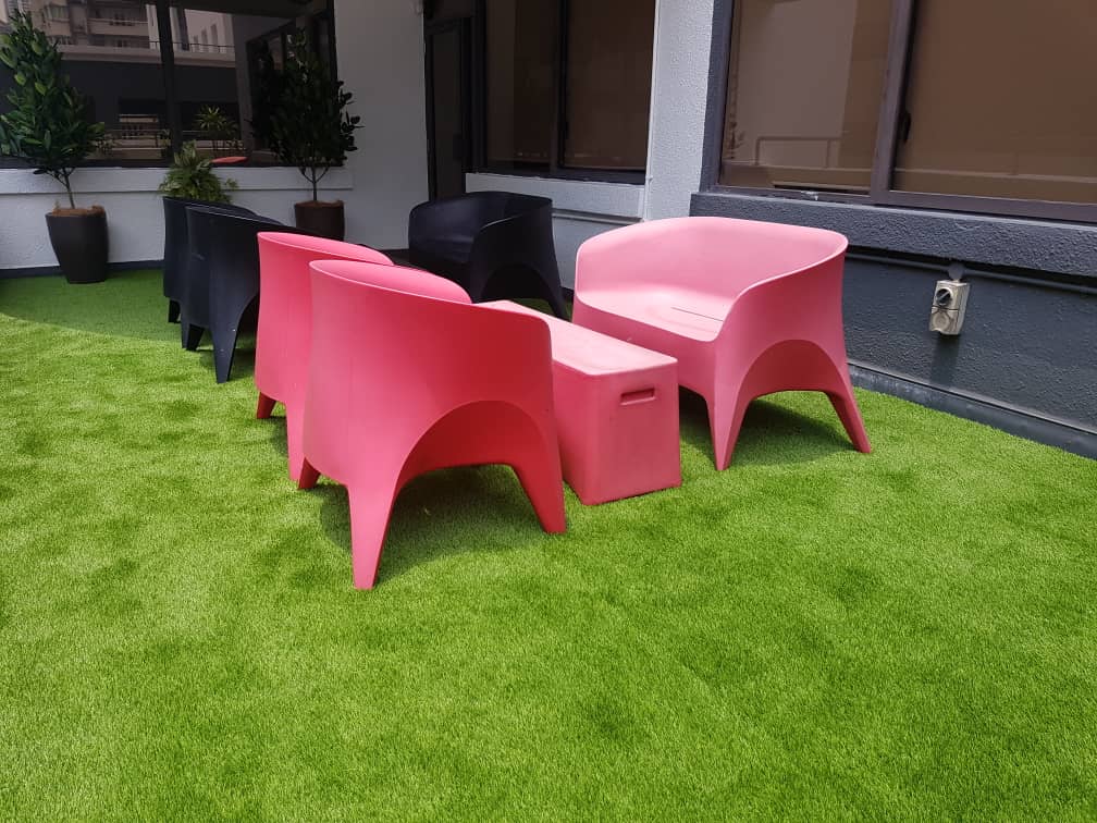 artificial grass rest