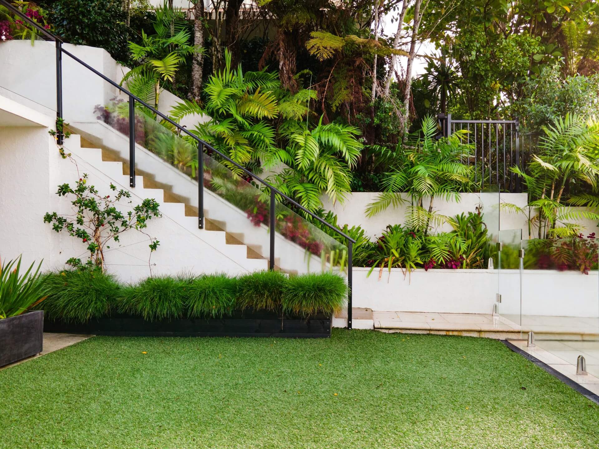 look-up-look-down-photography--o7ASOHDV9E-unsplash Things To Consider When Buying Artificial Grass 1
